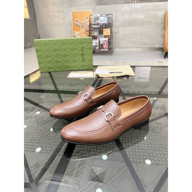 G*u*i leather shoes